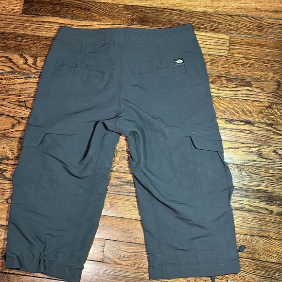 THE NORTH FACE NWT women’s capri cargo pants size 2 - Picture 3 of 9
